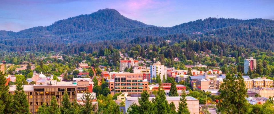 Eugene, Oregon, USA downtown cityscape at dusk.