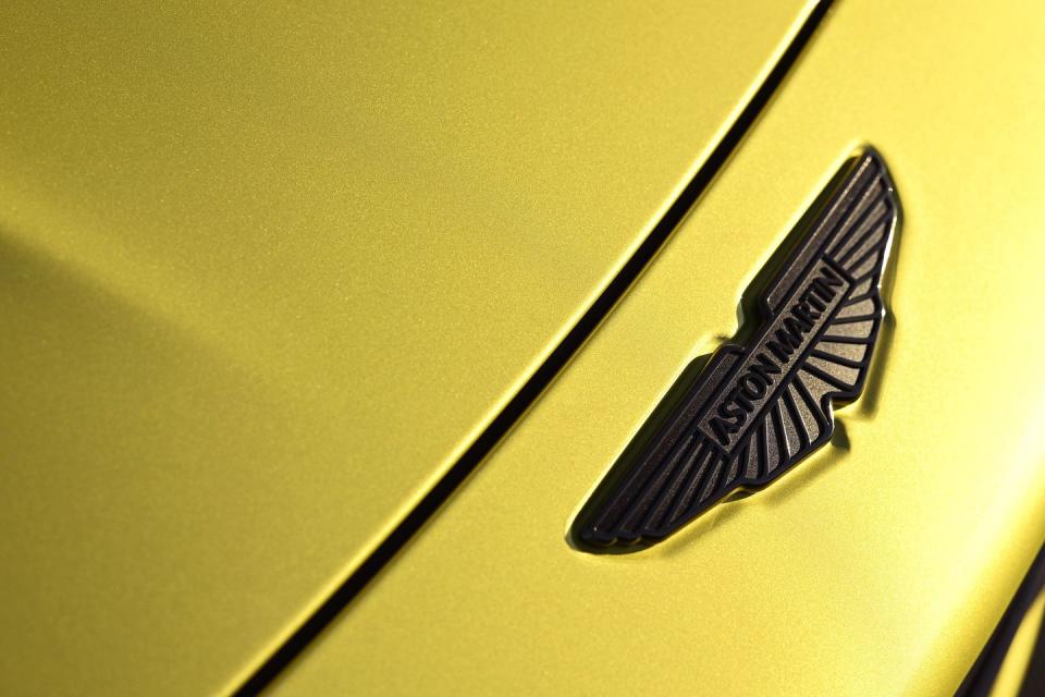 2025 aston martin vantage reveal images