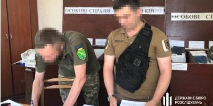 Ukrainian official took bribes of up to $10,000 to facilitate illegal border crossings — SBI