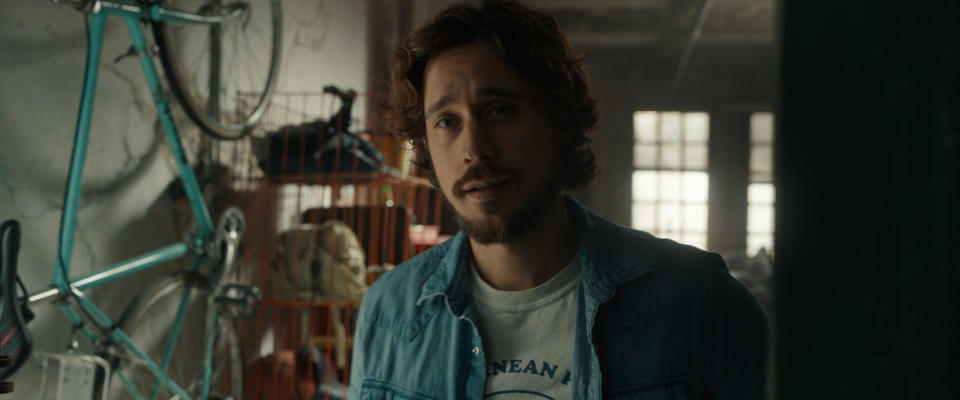 Peter Gadiot as Adam in <em>Yellowjackets</em> season 1, episode 8<span class="copyright">Showtime</span>