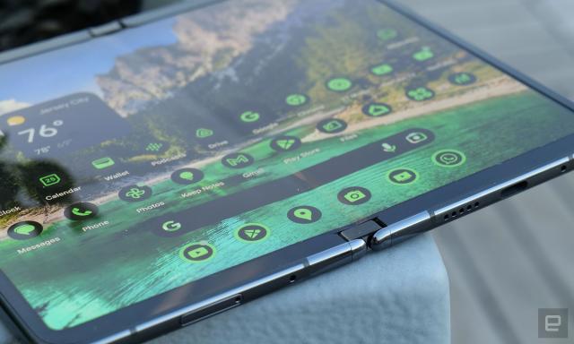 Pixel Fold First Look: Google's $1,799 Foldable Takes On Samsung - CNET