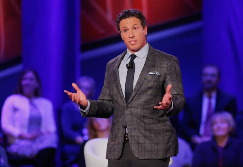 El presentador de CNN, Chris Cuomo, criticó a un tipo que lo llamó con un nombre despectivo y amenazó con golpearlo.