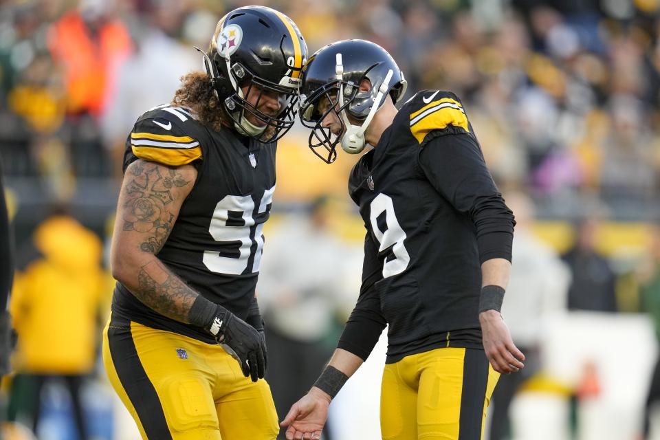 Pittsburgh Steelers' Chris Boswell is congratulated by Isaiahh Loudermilk after making a fieldgoal during the second half of an NFL football game against the Green Bay Packers Sunday, Nov. 12, 2023, in Pittsburgh. (AP Photo/Gene J Puskar)