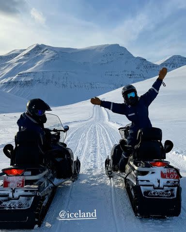 <p>Kelly Ripa/Instagram</p> Kelly Ripa and Mark Consuelos in Iceland