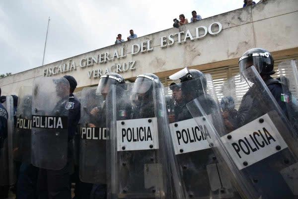 Defensores señalan que ante las detenciones arbitrarias en Veracruz, la relación entre los policías y ciudadanos se rompió.