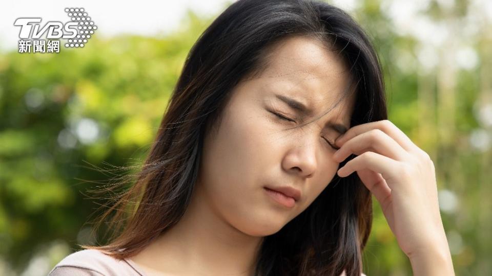 泰國一名女子做完美睫後，左眼嚴重感染，最終不得不摘除眼球。（示意圖，非當事人／shutterstock達志影像）