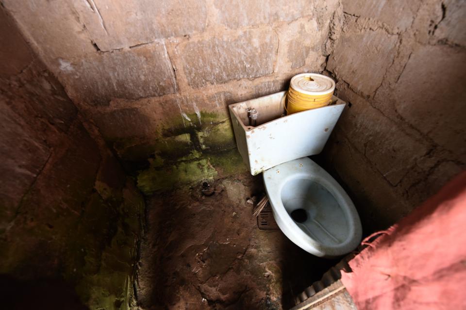 <p>A private toilet in Ogun State, southwest Nigeria. (Photo: Pius Utomi Ekpei/AFP/Getty Images) </p>