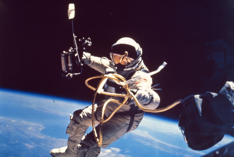 3rd June 1965:  Astronaut Edward White (1930 - 1967), the first American to walk in space, during the Gemini IV mission. He was killed in a fire on a NASA launchpad in 1967.  (Photo by MPI/Getty Images)