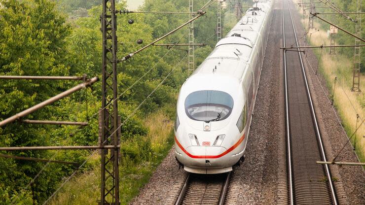 Angesichts der Coronakrise soll die Bahn eine Finanzspritze von fünf Milliarden Euro vom Eigentümer Bund erhalten. Foto: dpa