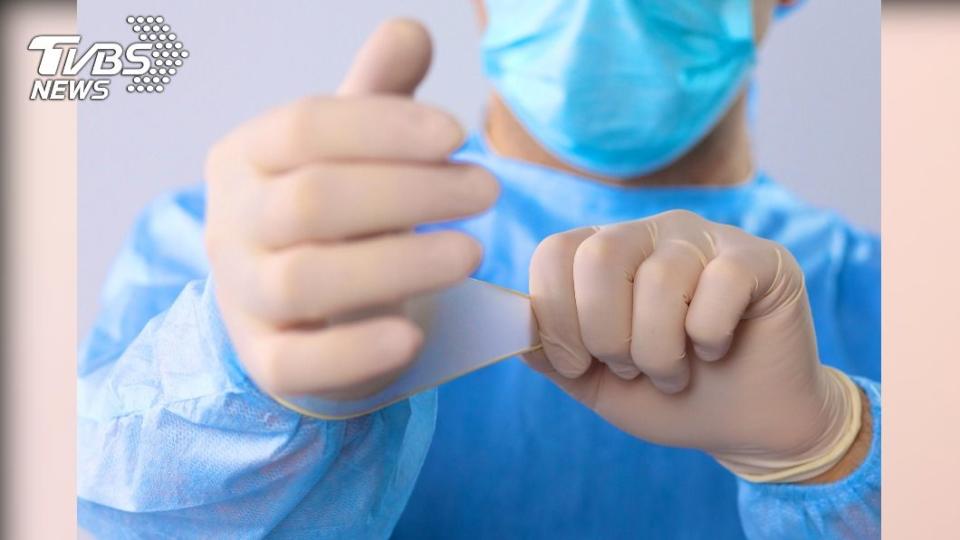 診所知名牙醫竟偷拍女助理更衣。（示意圖／shutterstock達志影像）