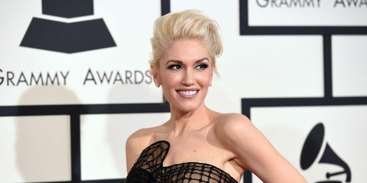 gwen stefani at the grammys wearing her hair in a quiff