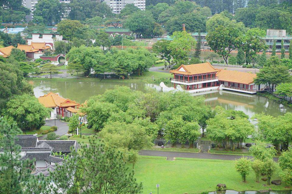 property-near-popular-parks-in-singapore-Jurong-lake-gardens (1)