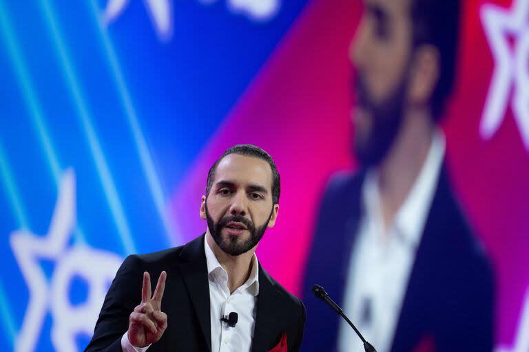 El presidente de El Salvador, Nayib Bukele, en la reunión conservadora de la CPAC, en National Harbor, Maryland. (Brendan Smialowski / AFP)