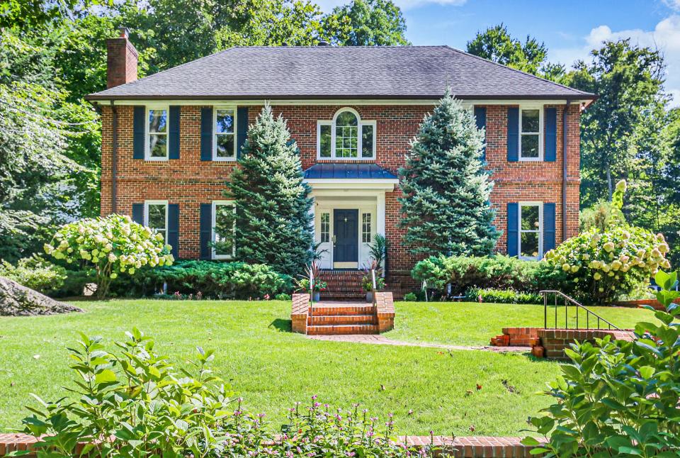 A federal colonial home at 139 Hillair Circle made the highest single-family sale ever in White Plains.