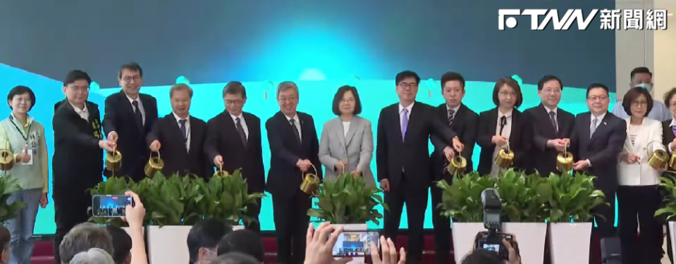 由證交所、國發基金共同出資成立的「台灣碳權交易所」今（7）日在高雄正式成立。（圖／Youtube）