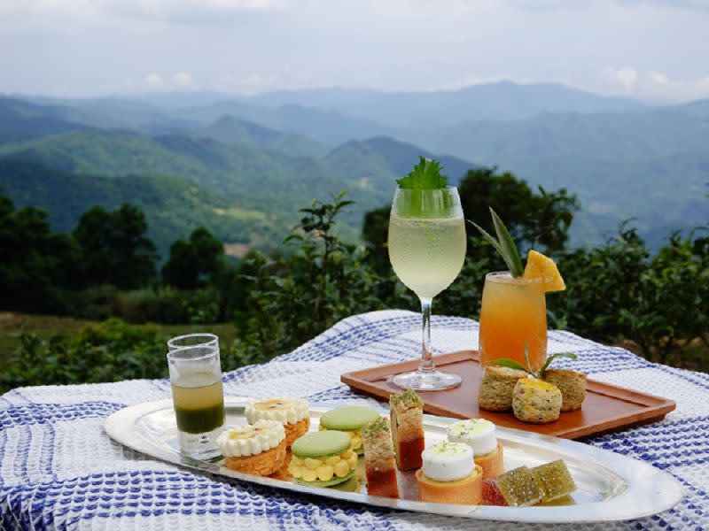 ▲新北好茶與台北凱撒大飯店合作推出的「幻夏茶饗曲」平日雙人下午茶套餐，首度將國產茶與法式甜點結合（圖／新北市府提供）