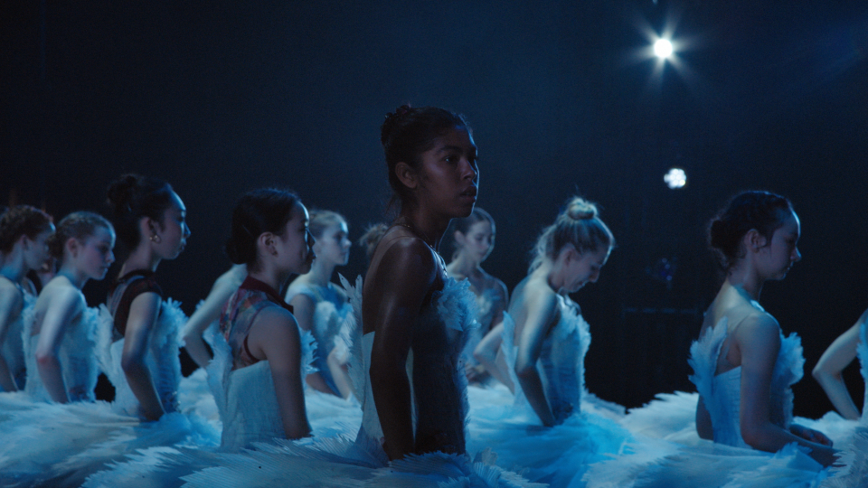 Tene Ward and other members of the Corps de Ballet in Swan Song