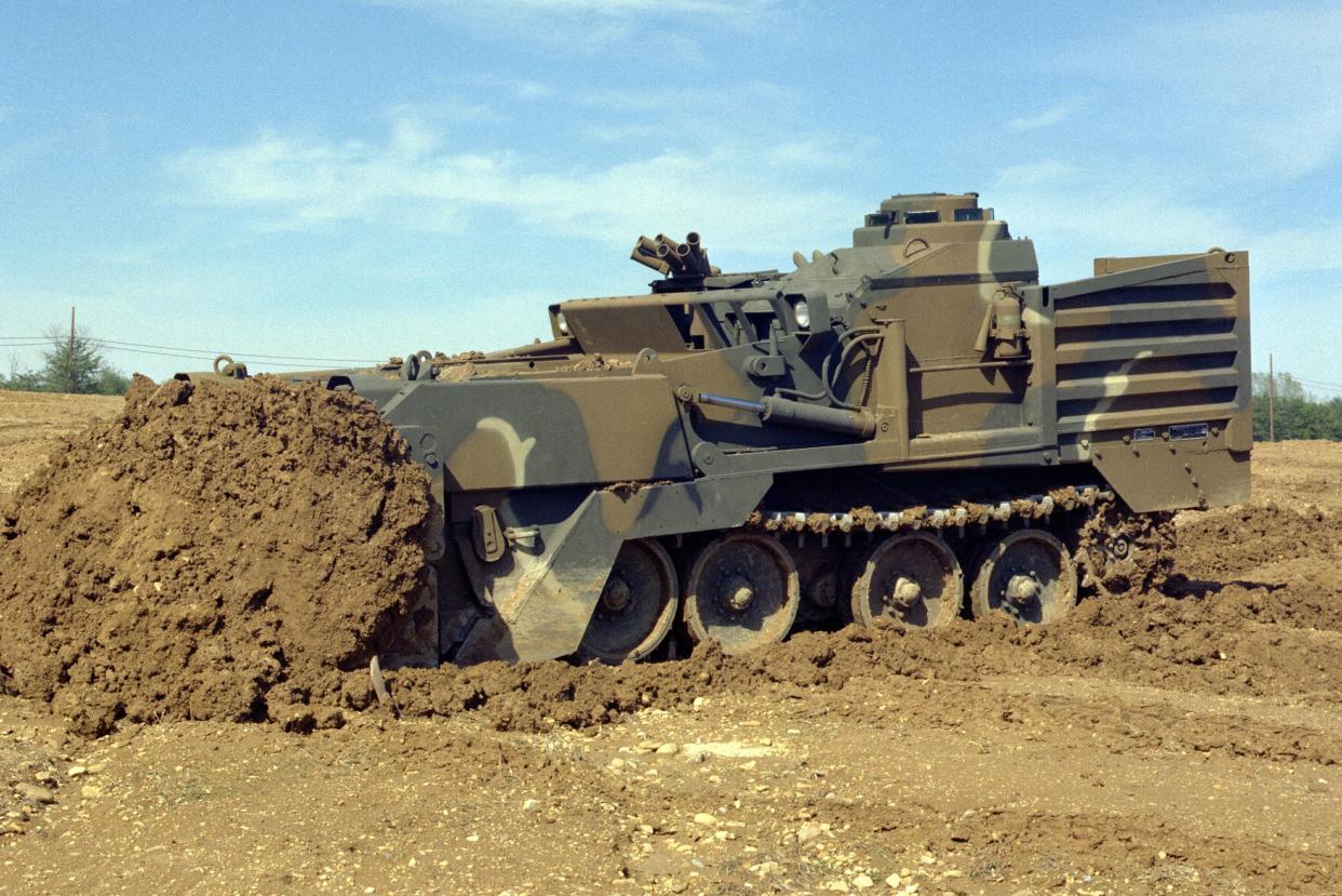 M9 Armored Combat Earth Mover