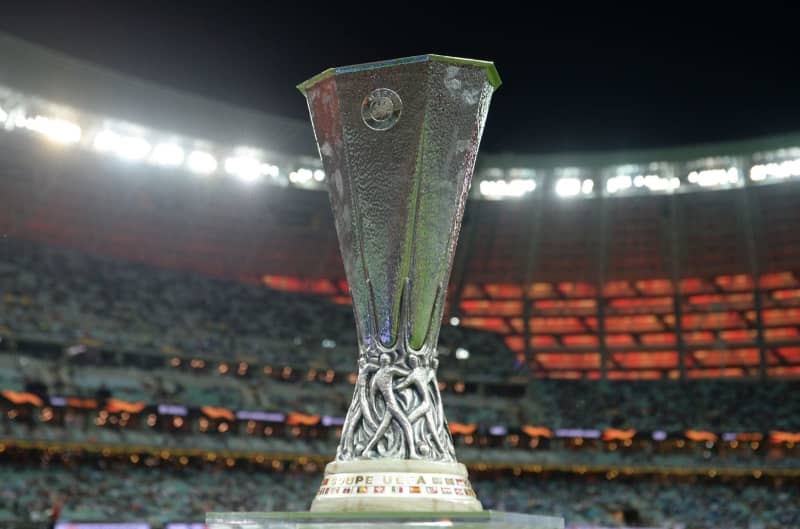 A general view of the UEFA Europa League trophy before the start of the UEFA Europa League final soccer match between Chelsea and Arsenal at the Baku Olympic Stadium. Arne Dedert/dpa