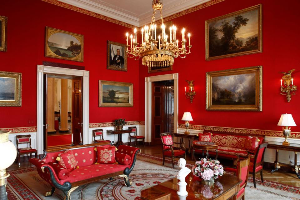 white house melania trump red room