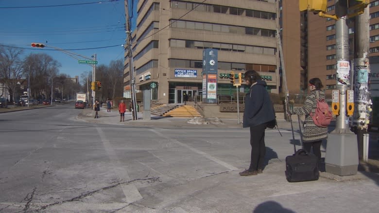 Distracted walking ban debate strolls into Halifax