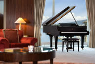 <p>Incluso practicar en este impresionante piano de cola Steinway. (Foto: Hotel President Wilson). </p>