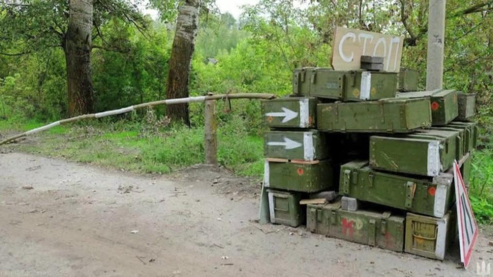 El ejército ucraniano publica imágenes de equipos rusos capturados en la región de Járkiv.