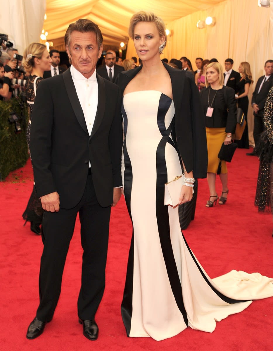 <h1 class="title">Sean Penn and Charlize Theron in Dior Couture</h1><cite class="credit">Photo: Getty Images</cite>