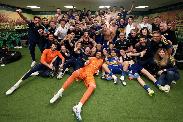 Un vestuario exultante: Boca celebró en la madrugada de San Pablo el pase a la final de la Libertadores