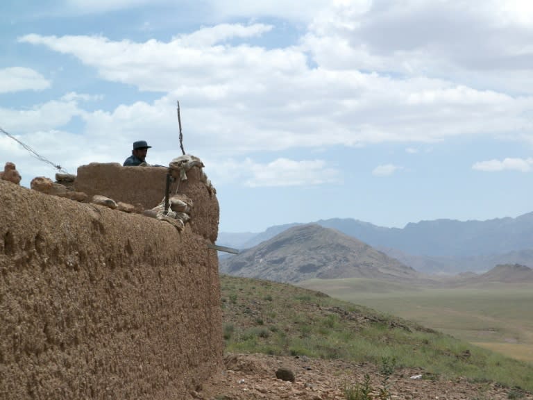 Dozens of police checkpoints on the 160 km highway connecting the provincial capitals of Tarin Kot, in Afghanistan's Uruzgan and Kandahar, have fallen under Taliban control, raising security alarms