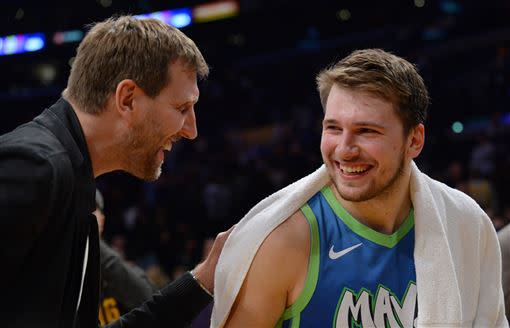 獨行俠隊史傳奇Dirk Nowitzki希望Luka Doncic能夠和他一樣「終生獨行俠」。（圖／翻攝自推特）