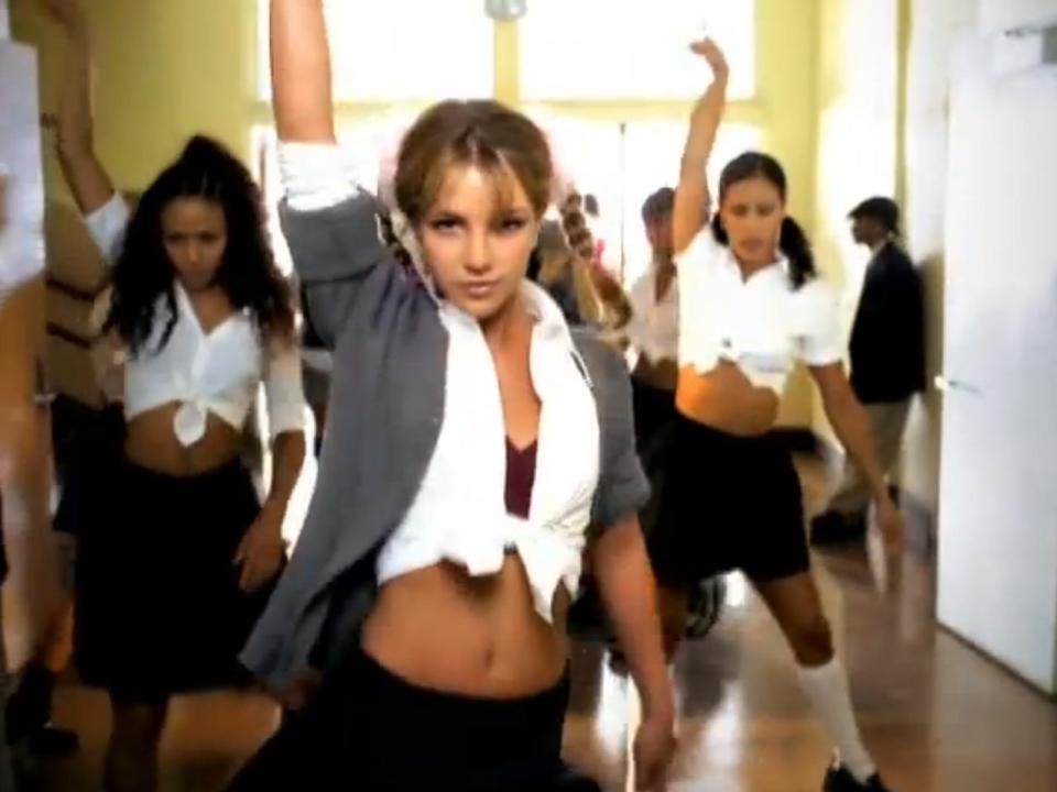 Britney Spears, Baby One More Time dance