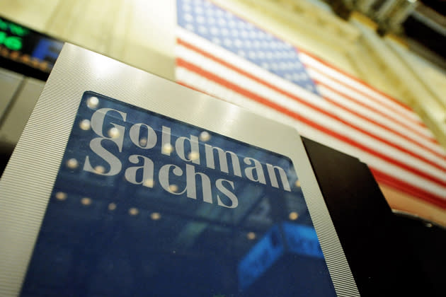 <b>Jurypreis 2013: Goldman Sachs</b><br><br>Die Fachjury vergab den Negativpreis 2013 an Goldman Sachs. Die Investment Bank wurde für ihre Beteiligung an der Schuldenkrise Griechenlands ausgezeichnet. Mit Finanztricks hatte Goldman Sachs das extreme Staatsdefizit verschleiert – und dafür 300 Millionen Dollar kassiert. Aber für den Juryvorsitzenden Michael Baumgartner ist Goldman Sachs "nicht nur einer der Hauptgewinner der Finanzkrise". Mit ihren Geschäften am internationalen Rohstoffhandel treibe die Bank die Nahrungsmittelpreise in die Höhe und Millionen Menschen in den Hunger. (Bild: dpa)