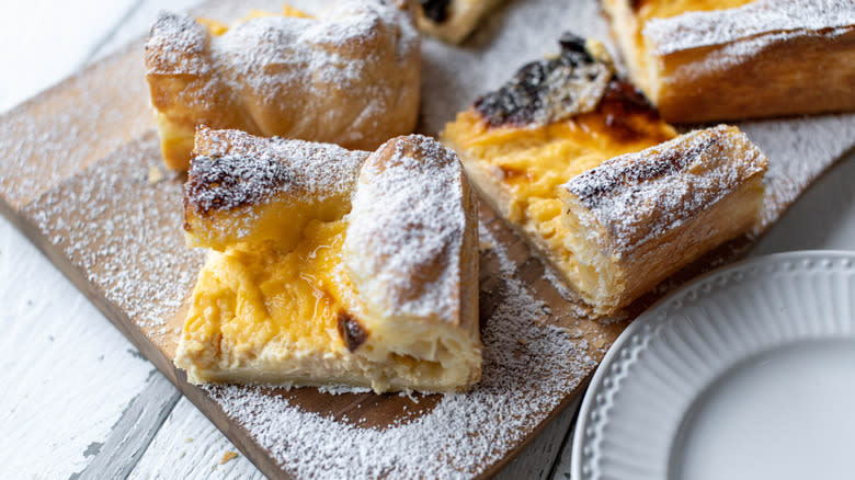 slices of German kuchen