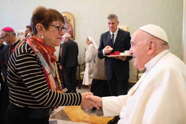 Teresa Morris Kettelkamp Junto al papa Franscisco