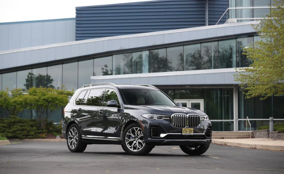 View 2019 BMW X7 Photos