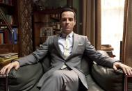 Was braucht ein genialer Verbrechensaufklärer wie Sherlock Holmes, um wahrhaft zu glänzen? Richtig, einen Gegenspieler auf Augenhöhe. In "Sherlock" übernimmt Andrew Scott den Job: Er spielt das kriminelle Genie Professor Moriarty, der in Sir Arthur Conan Doyles Romanvorlage als "Napoleon des Verbrechens" geadelt wird. (Bild: ARD Degeto / BBC / Hartwood Films 2012)