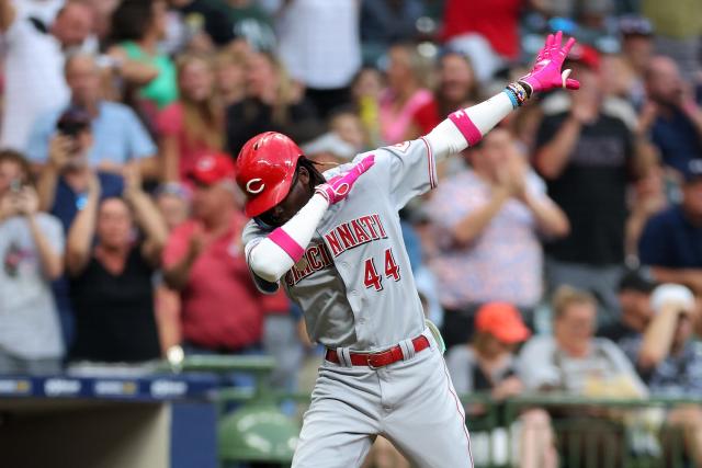 Elly De La Cruz steals second, third and home in Milwaukee