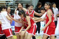 <p>南山高中慶祝保有四強競爭力。（圖片來源：HJ Sports）（20230217）</p> 