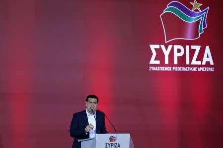 Opposition leader and head of radical leftist Syriza party, Alexis Tsipras addresses supporters during a campaign in central Athens, January 22, 2015. REUTERS/Marko Djurica