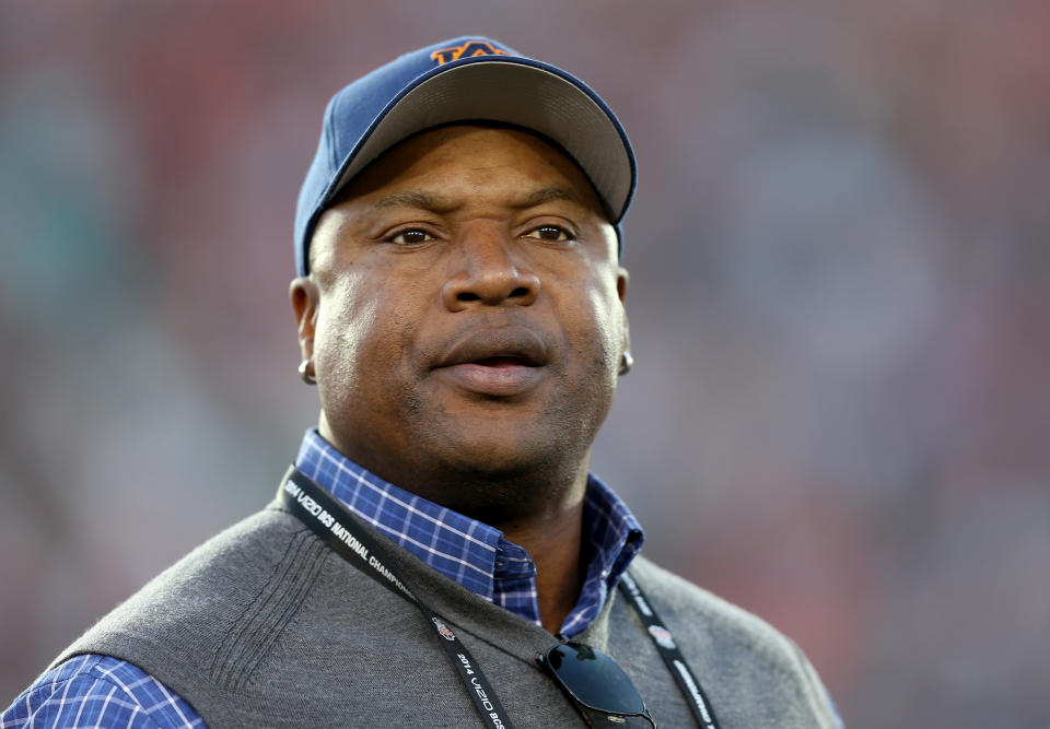 PASADENA, CA - JANUARY 06:  Former Auburn Tigers player Bo Jackson on the field before the 2014 Vizio BCS National Championship Game at the Rose Bowl on January 6, 2014 in Pasadena, California.  (Photo by Jeff Gross/Getty Images)