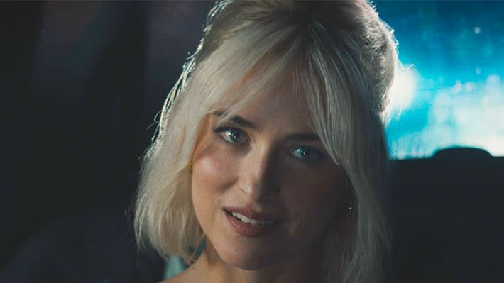  Dakota Johnson with blonde hair in Daddio. 