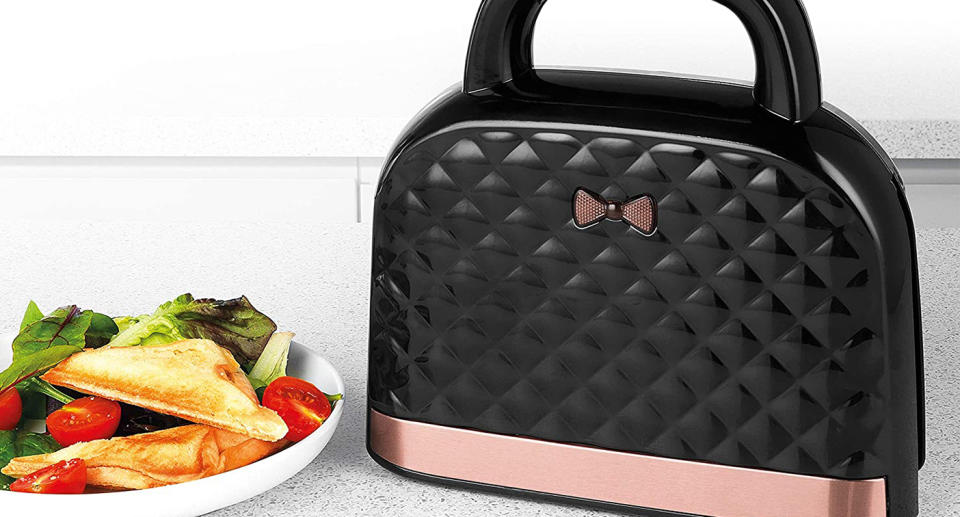Yes, a handbag toastie maker now exists. (Salter)