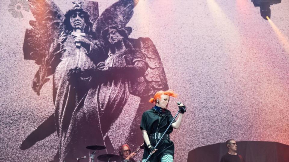 Garbage 1633 Garbage on 30 Years of Garbage, Touring with Tears For Fears and Alanis Morissette