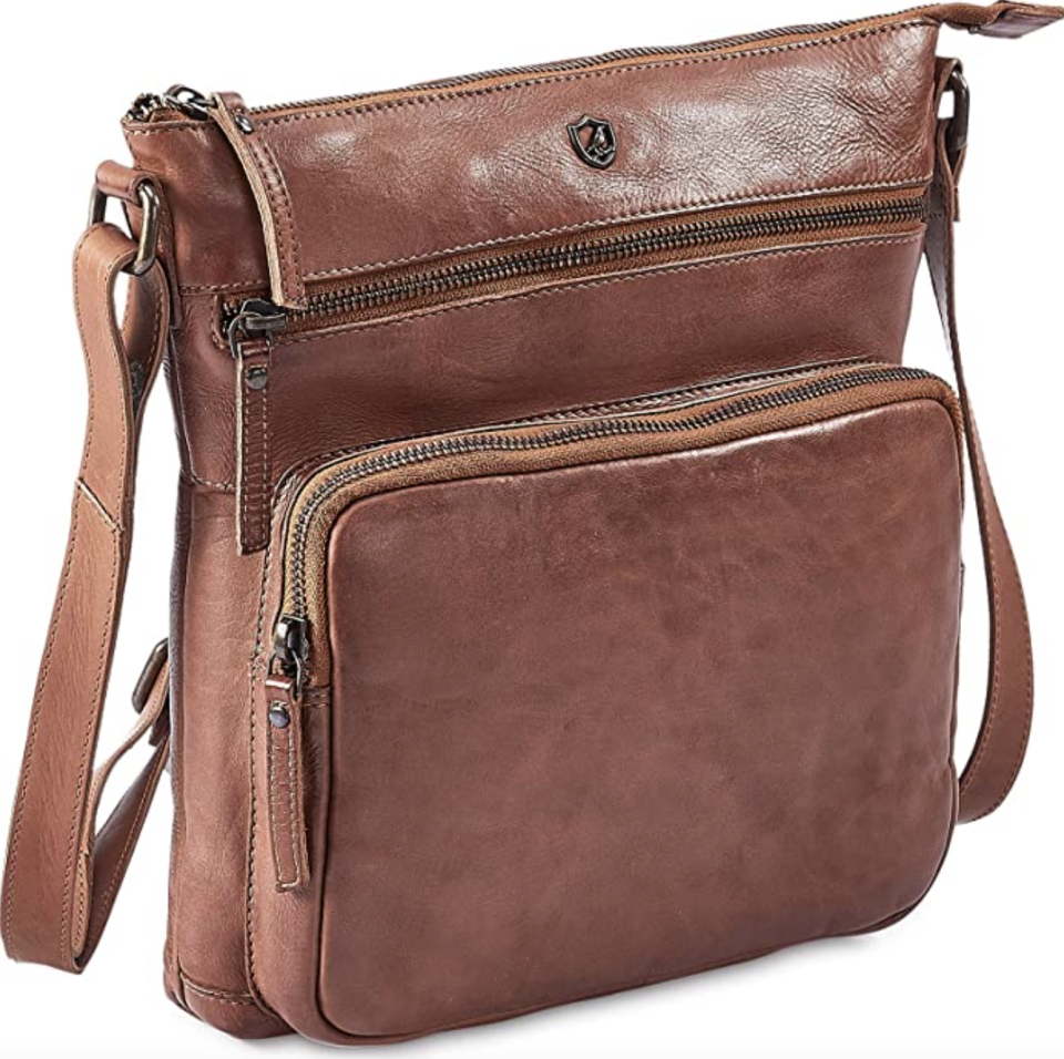 Cochoa Crossbody Real Leather Triple Zip Bag in brown leather (Photo via Amazon)