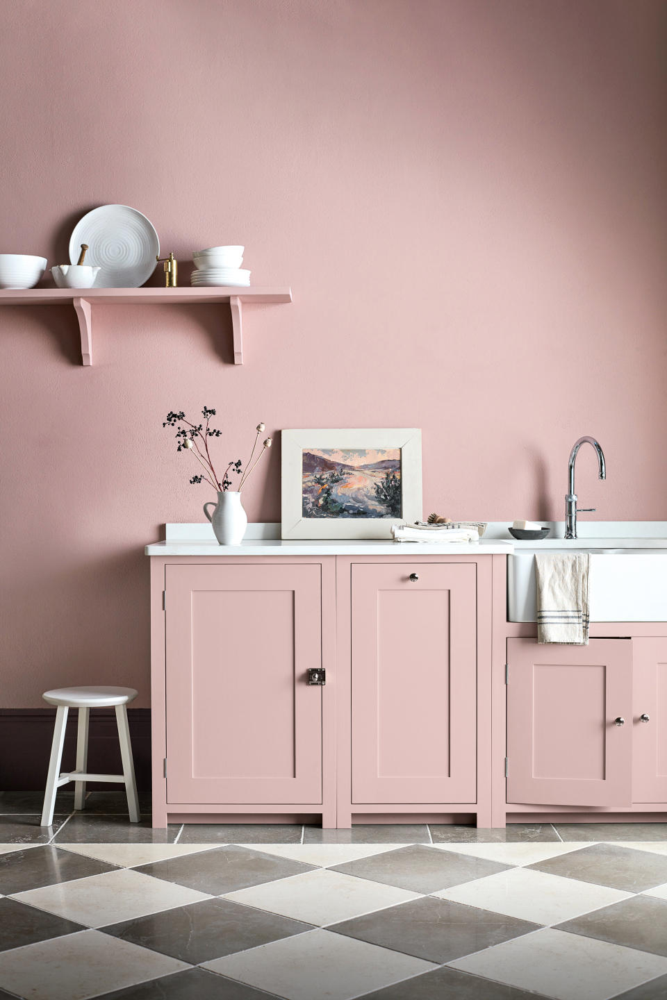 15. Double up on pink to add warmth to the kitchen