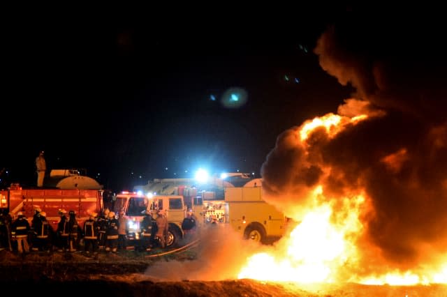 TOPSHOT-MEXICO-OIL-FIRE-DISASTER