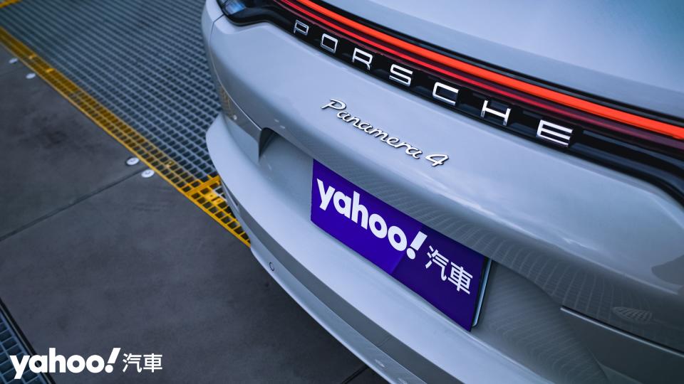 2022 Porsche小改款Panamera 4都會試駕，成熟大人的務實玩物！