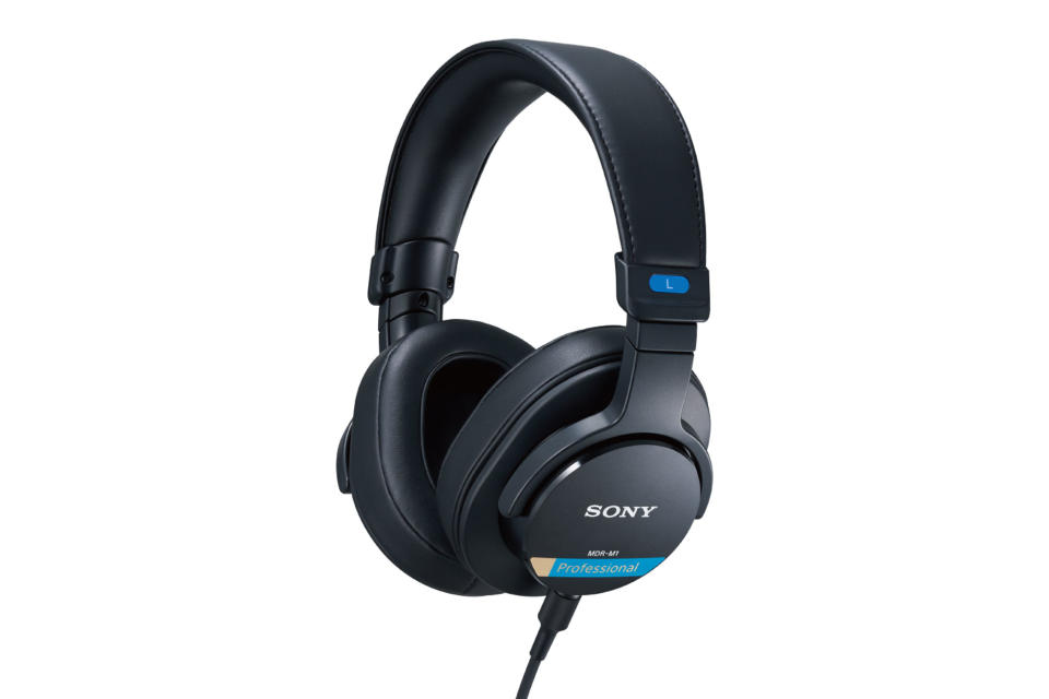 Los auriculares de estudio MDR-M1 de Sony ofrecen una mejora en sonido y comodidad con respecto a los MDR-7506