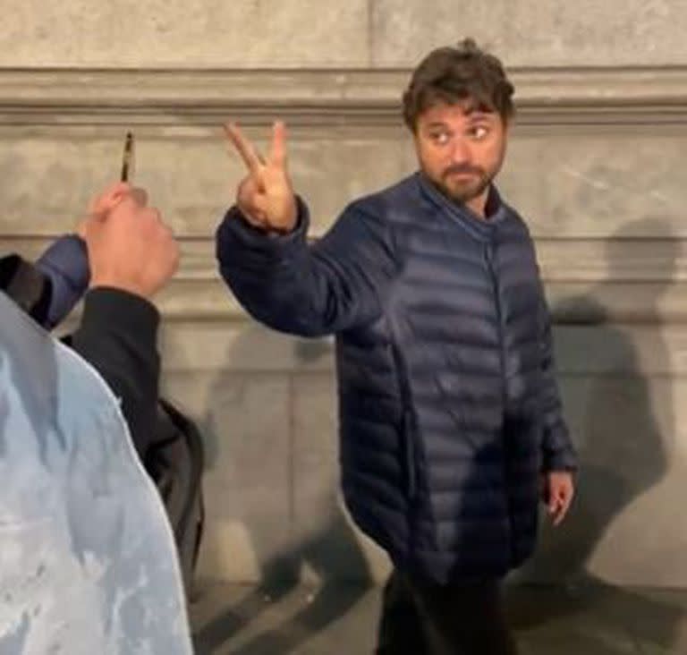 Juan Grabois fue insultado por un grupo de manifestantes en la entrada al Congreso.